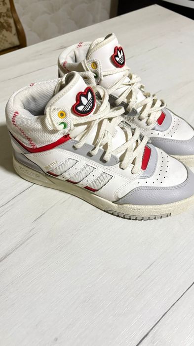 Bascheți Adidas mărimea 39 1/3