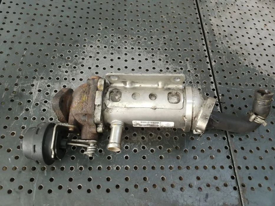 racitor gaze cu egr  2.0 dci m9r  renault trafic 2 opel vivaro 8200611709