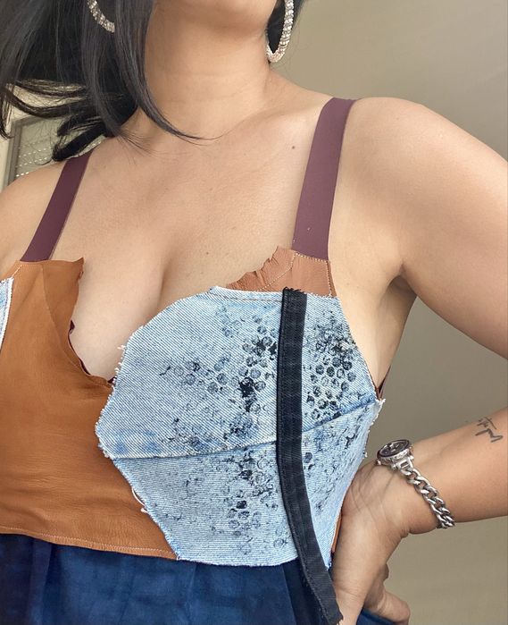 Ръчно изработено бюстие