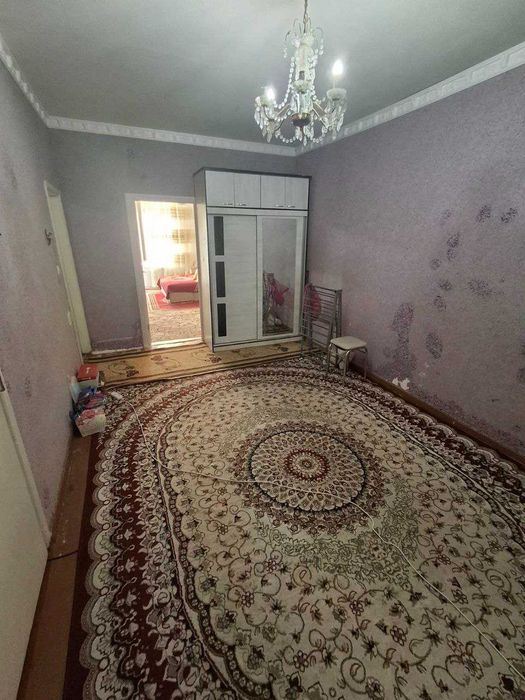 Kiyim shkaf yangidek. uzimniki chiroyli hi tech usulda