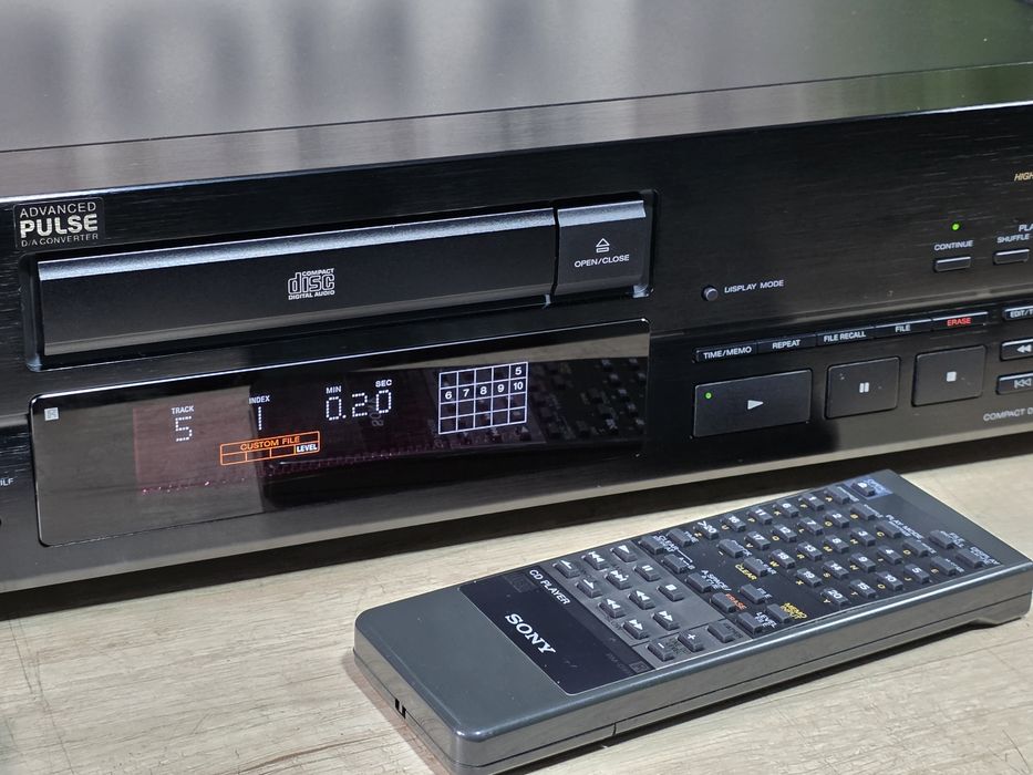 Cd player SONY CDP-X559 ES , black, laterale lemn, telecomanda