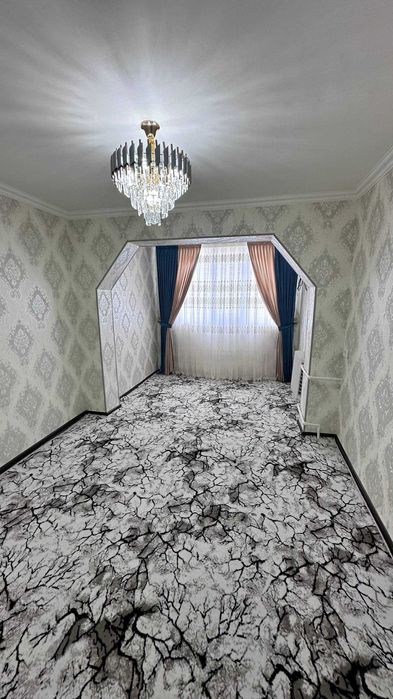 Мафтуна бар томонда 4 хонали квартира сотилади