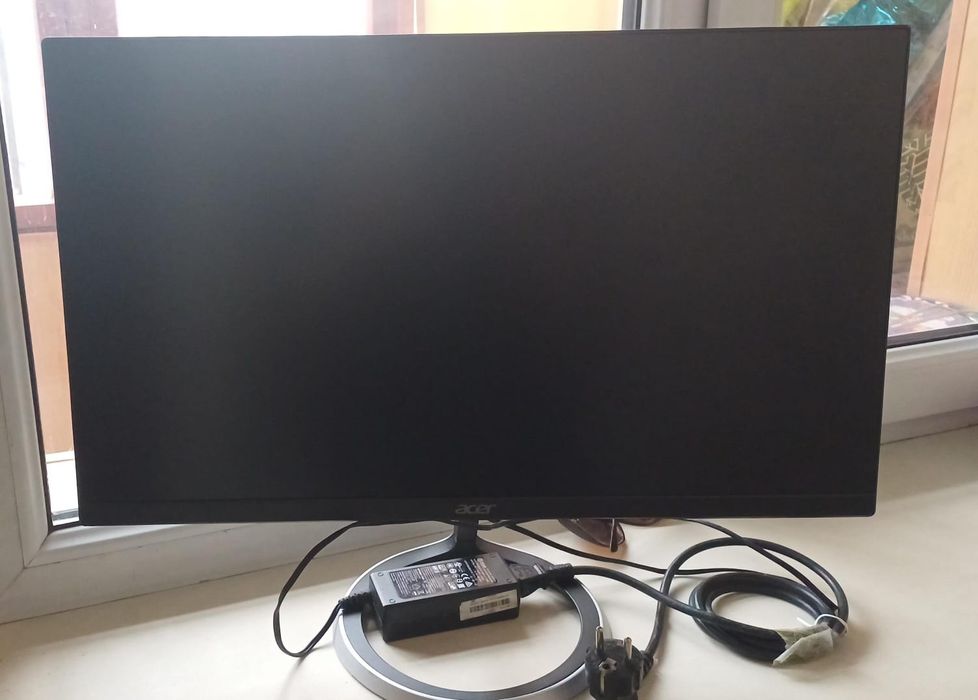 Продам монитор Acer на запчасти. Диаг. 61 см. Сломана матрица и порт.