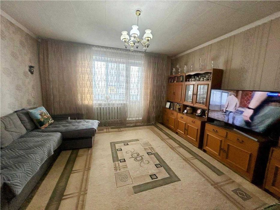 Продам 3-комн квартиру по ул. К. Маркса на 2 этаже, локация отличная