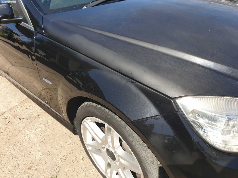 Aripa Dreapta Fata cu Imperfectiuni Mercedes Clasa C Class W204 NFL Non Facelift 2007 - 2011 Culoare 197 [K6206]