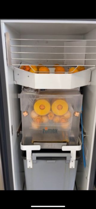 Вендинг машина за фреш портокал Zumex