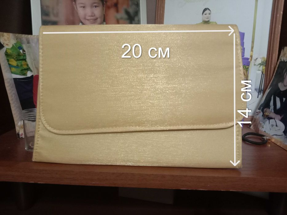 Золотой клатч без ручки