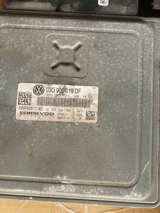 Компютър еку ecu електронен блок двигател VW Golf 5 2.0tdi PD 170к bmn