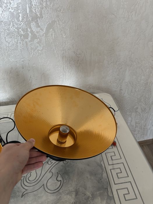 Продаются подвесной люстра светильник