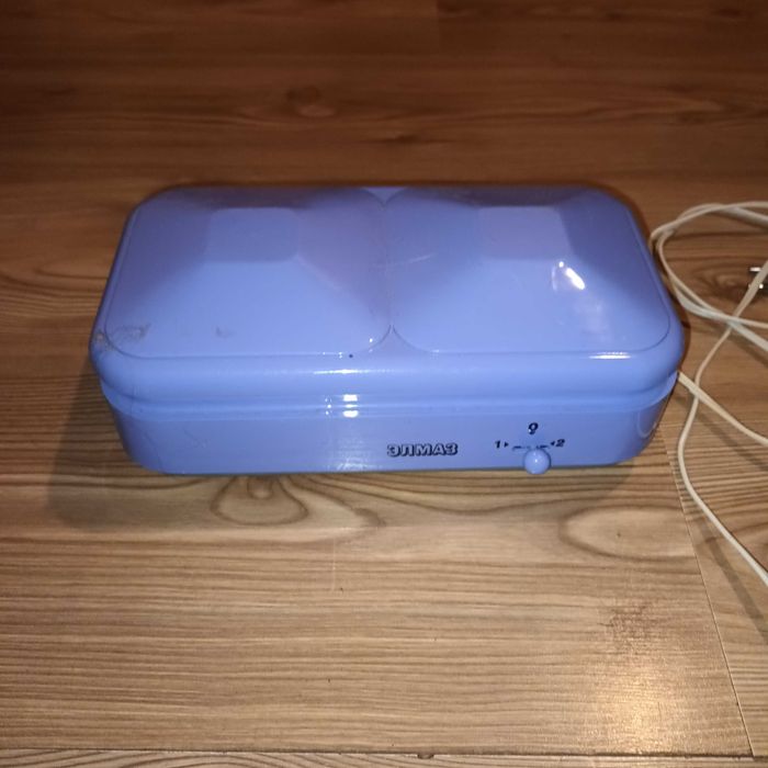 чисто нов уред за масаж. отлично работи. двоен .