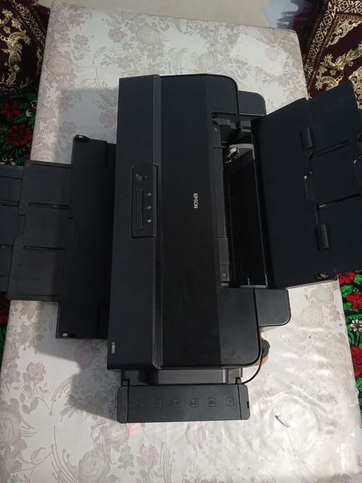 Printer L1800 sotiladi