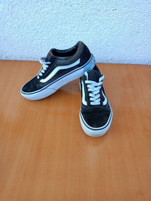 Vând pantofi sport  Vans,produs de calitate,mărimea 38