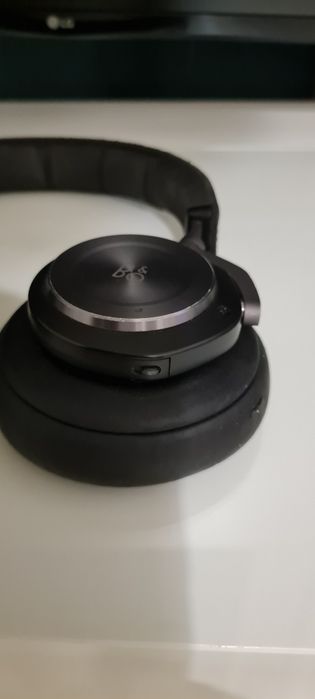 Casti Bang and Olufsen H9