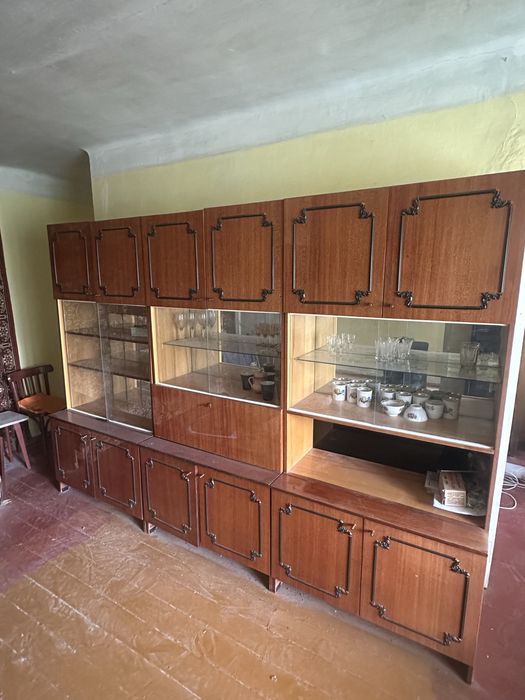 Продам мебель советская в норм состоянии все целое .