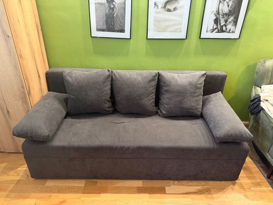 Разтегателен диван, закупен през октомври 2025 г.