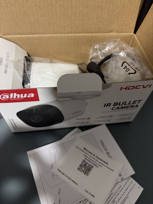 DVR 4 canale Dahua + 4 camere noi + alimentatoare