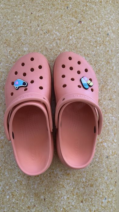Crocs sabot clasic cu platforma papaya