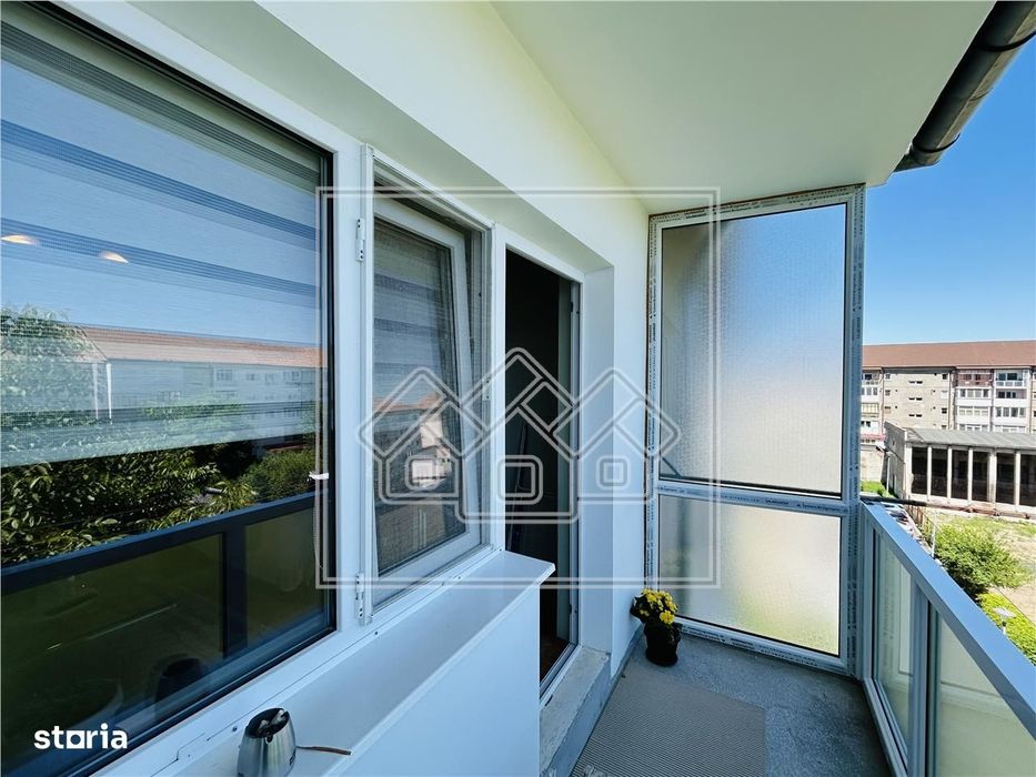 Apartament decomandat, 3 camere, 2 bai, 2 balcoane - Strand