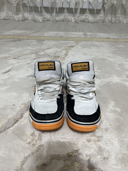 Продам  Футзалки