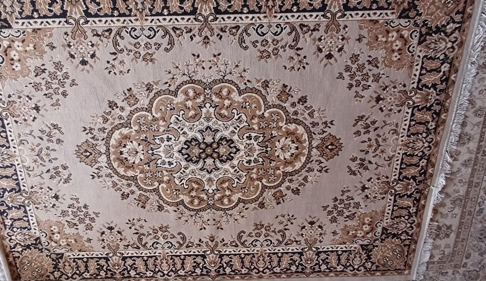 Продам ковры бывшие в употреблении