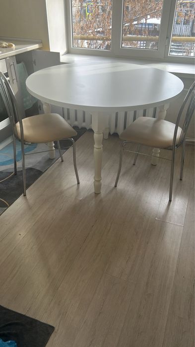 Стол круглый деревянный