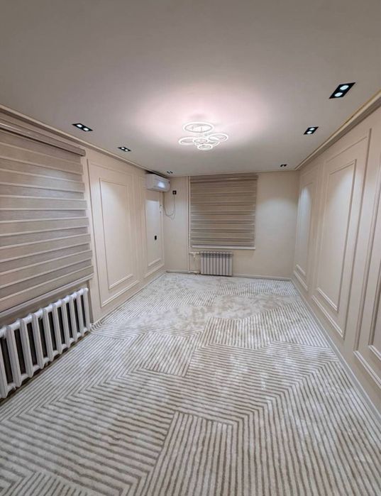 Чиланзар 9.  1в2 комнатная 3этаж кирпич. Балкон 2х3