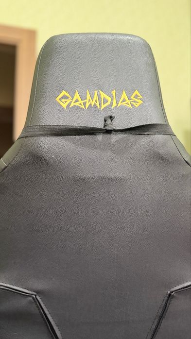 Продам игровое кресло Gamdias