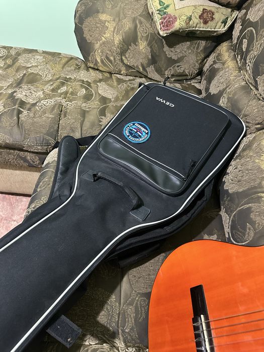 Классическая гитара + чехол