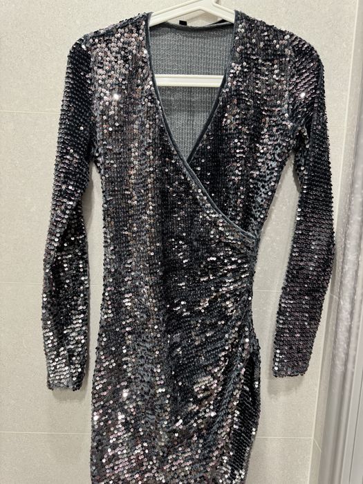 Платье в пайетках
