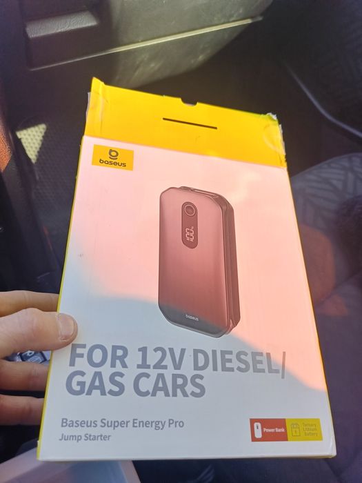 Продам пускозарядное устройство для автомобиля Baseus