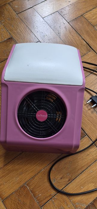 Aspirator profesional pentru manichiura