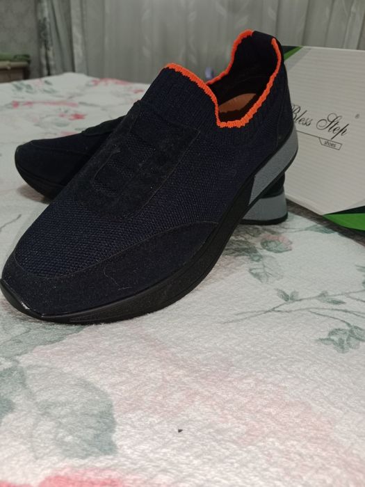 Срочно продам новый скечерс