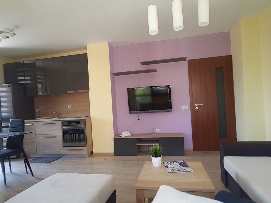 Дава се под наем Двустаен апартамент в София, Малинова долина - 75 кв.м за 797.64 € - Снимка #2