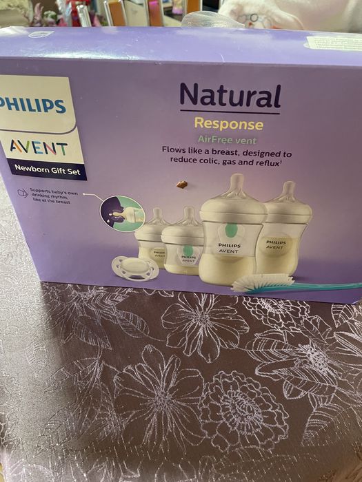 Бебешки комплект шишета и биберони марка Филипс