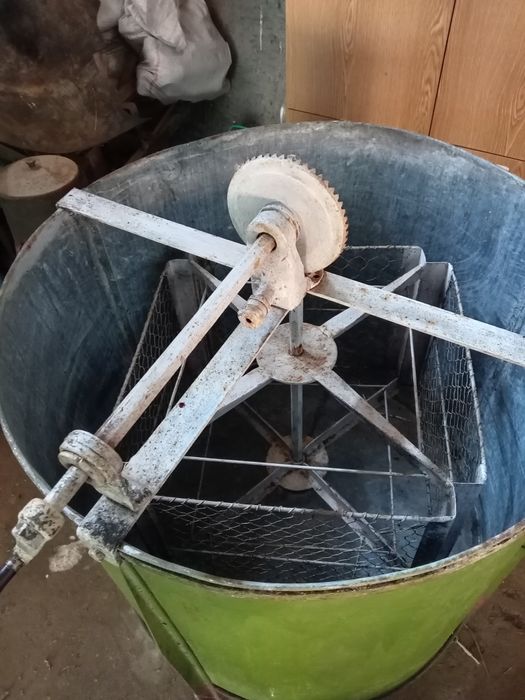 Centrifugă 4 rame, funcționează impecabil