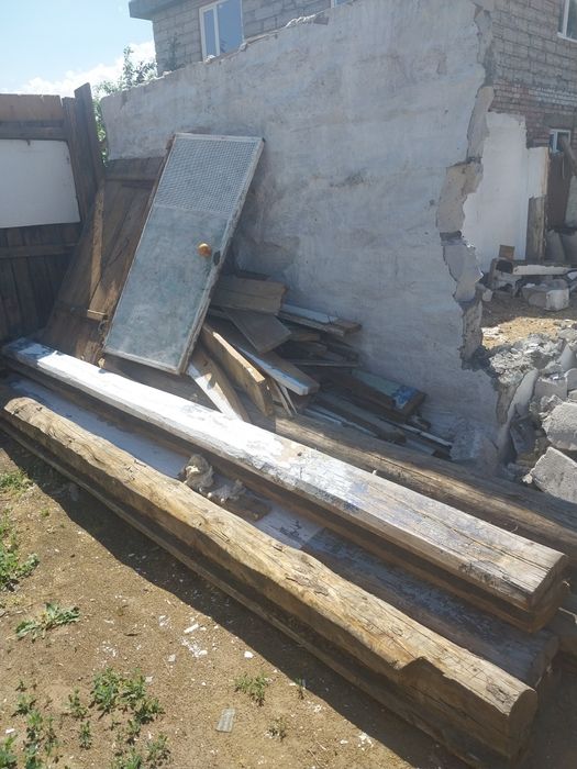 Продам брёвна с пазоми под доски