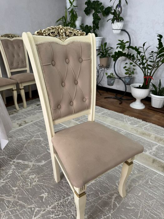 Продам стулья для гостиной