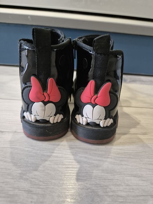 Стильные ботинки для девочки