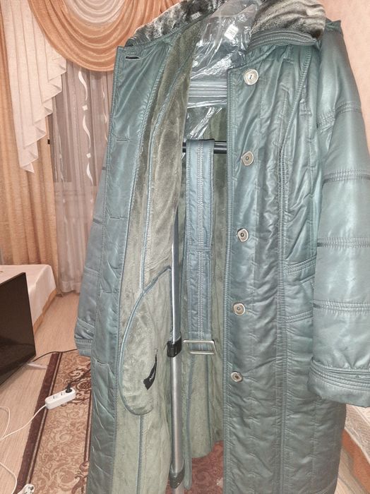 Пальто осеннее,стеганное