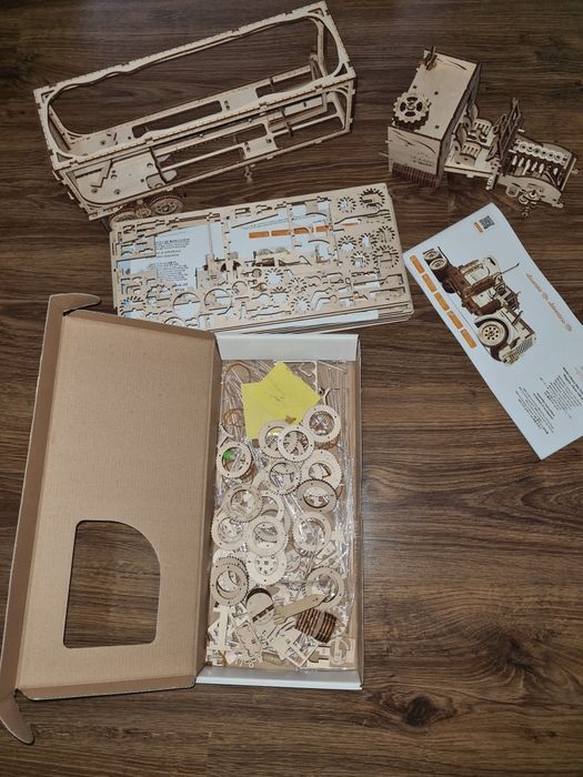 Puzzle 3D Camion VM-03 din lemn Ugears