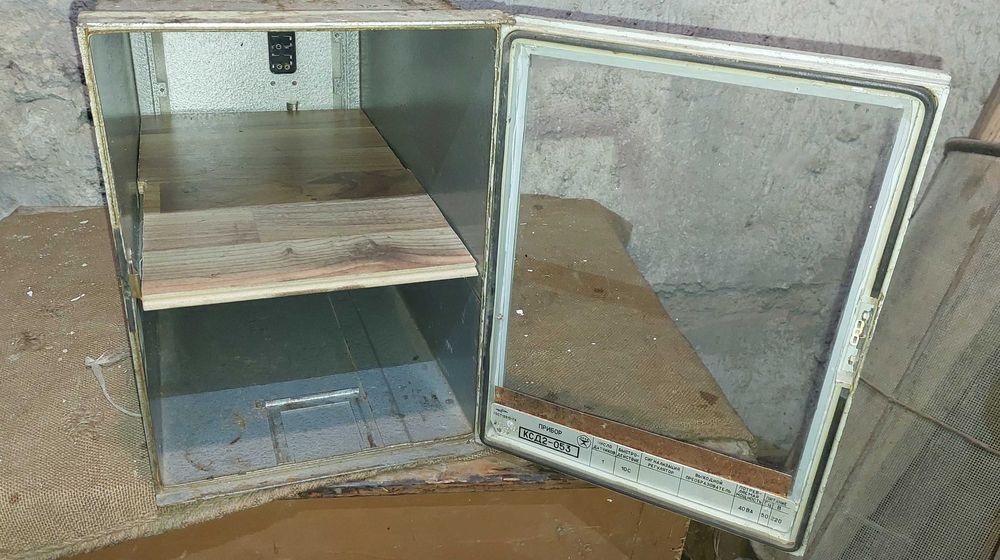 Металлический ящик для хранения