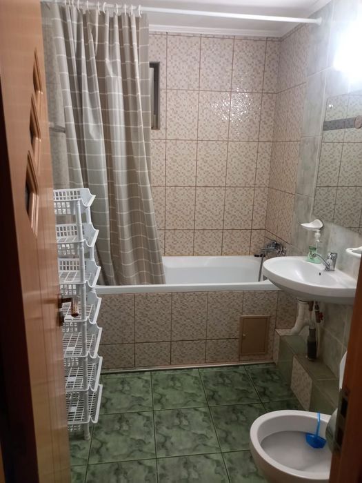 Închiriez apartament cu 3 camere – Oradea, Calea Aradului