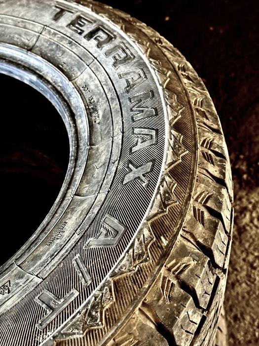 Шины 265/70/16 очень хорошее состояние