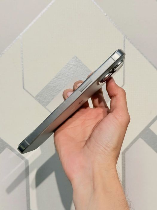 IPhone 15 Pro Max   / 256 Gb