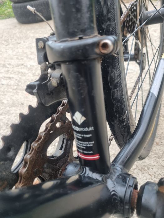 Vând bicicleta în stare buna .