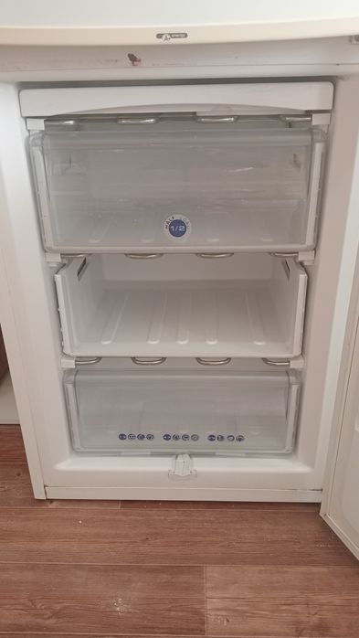 Продам холодильник Whirlpool