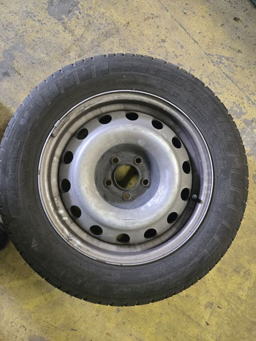 Продавам джанти с гуми