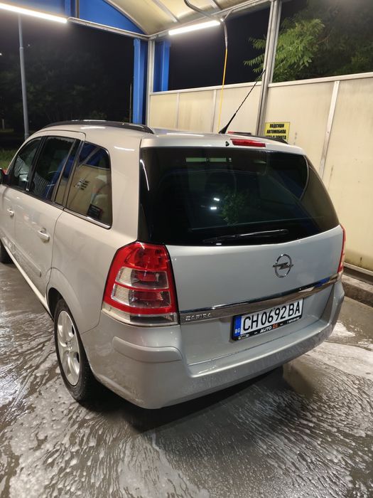 Продавам opel zafira юбилейната версия