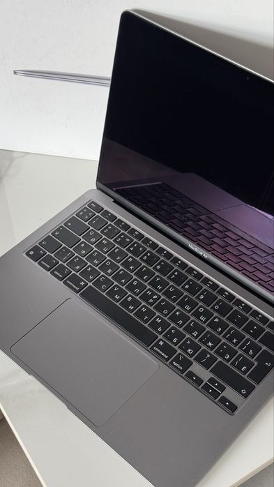 MacBook Air 13″  М1, 16 GB RAM / 256 GB SSD