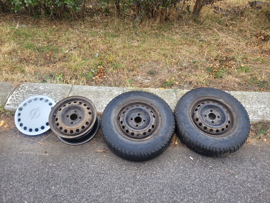 2 бр. зимни гими + 4 бр. джанти 165/82/R13 за Опел